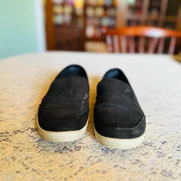 Black Sanuk Slip-On Sneakers, size 9 - Picture 2 of 4